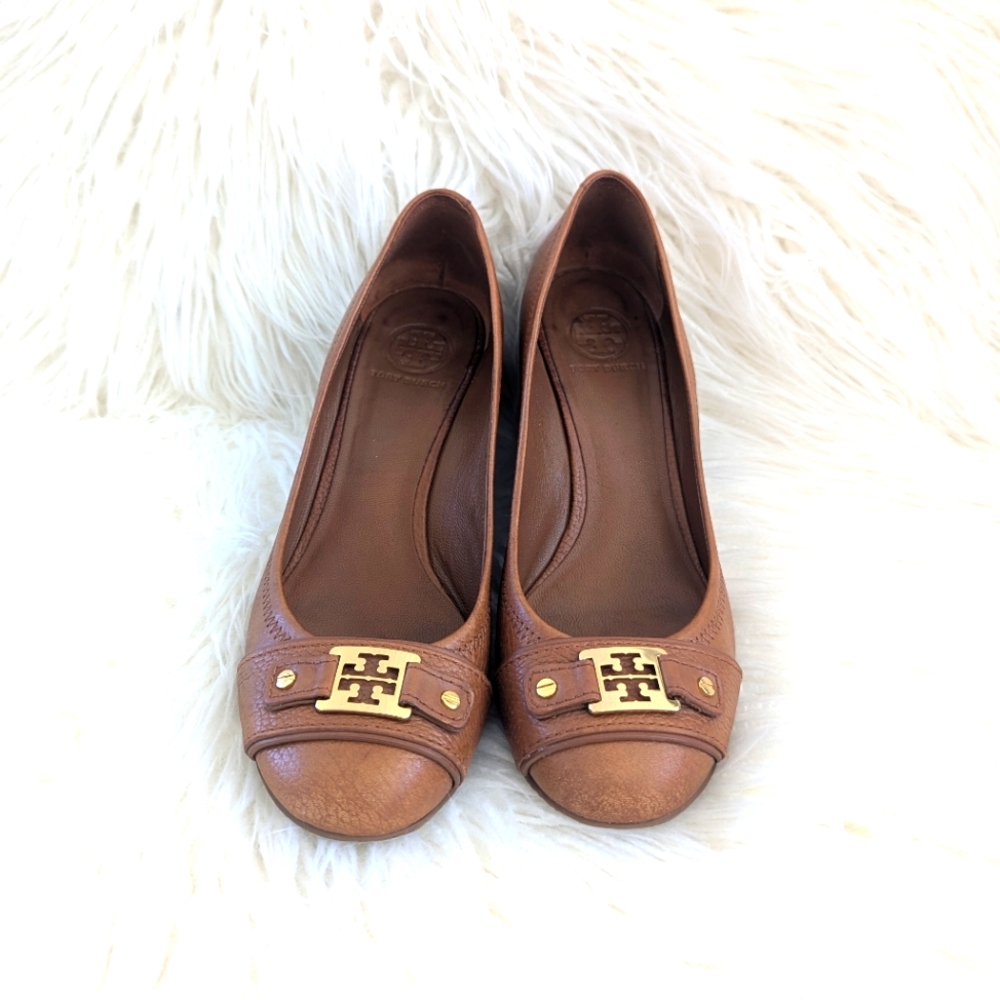Tory Burch Natalya Leather Wedge, Tan brown, Gold Logo Sz 10.5